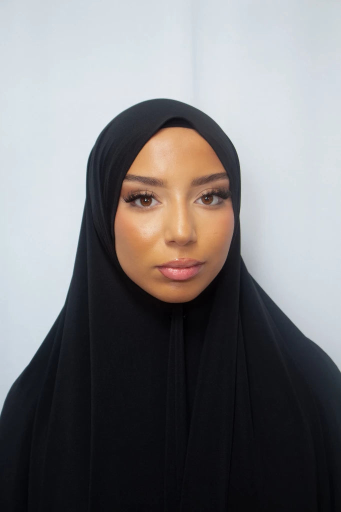 Hijab Zwart vooraanzicht - Hoofdfoto hoofddoek | byOumich
