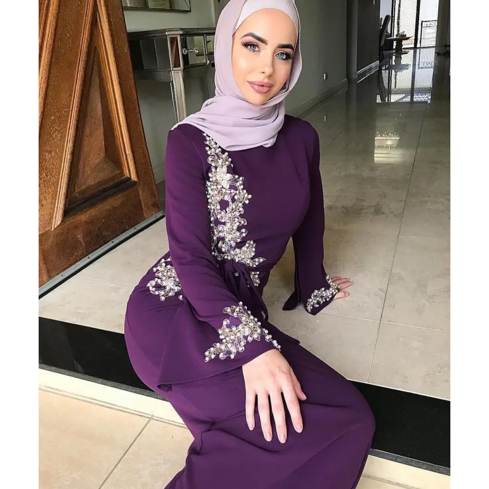 Elegante geborduurde jurk – lange mouwen & ronde hals - BRO Webshop